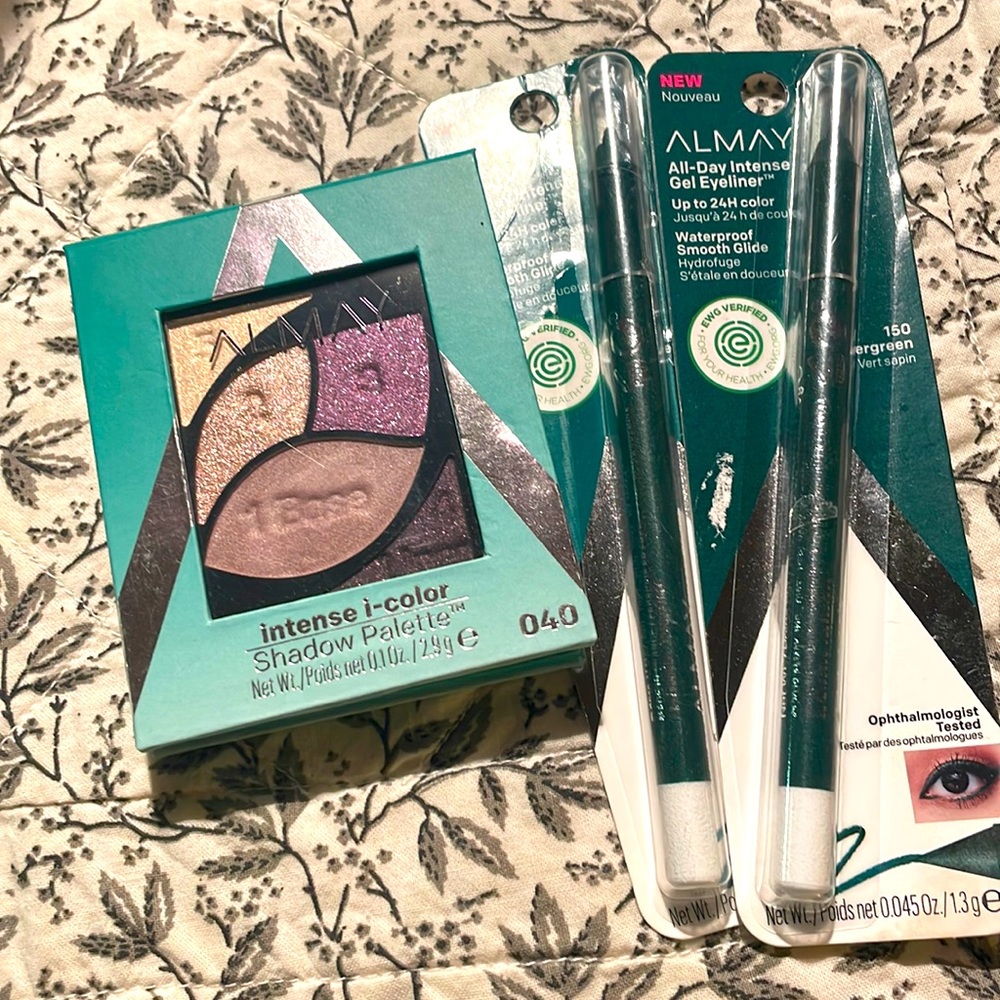 Almay Eyeshadow and Eyeliner Set